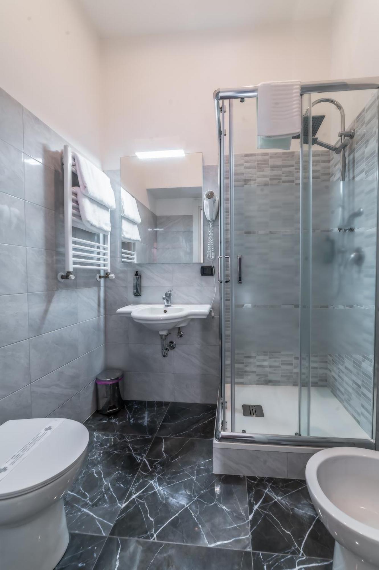 Rome In Love B&B - Termini Train Station Екстер'єр фото