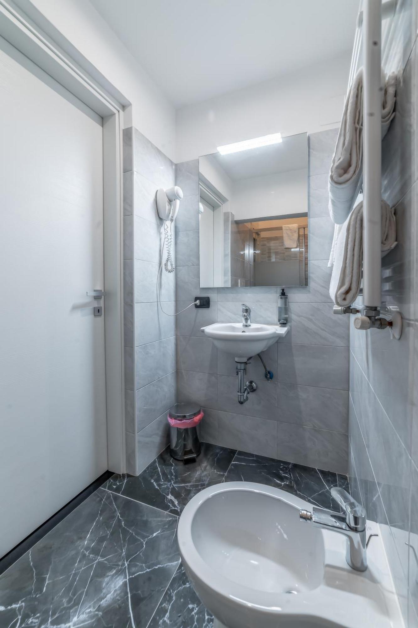 Rome In Love B&B - Termini Train Station Екстер'єр фото